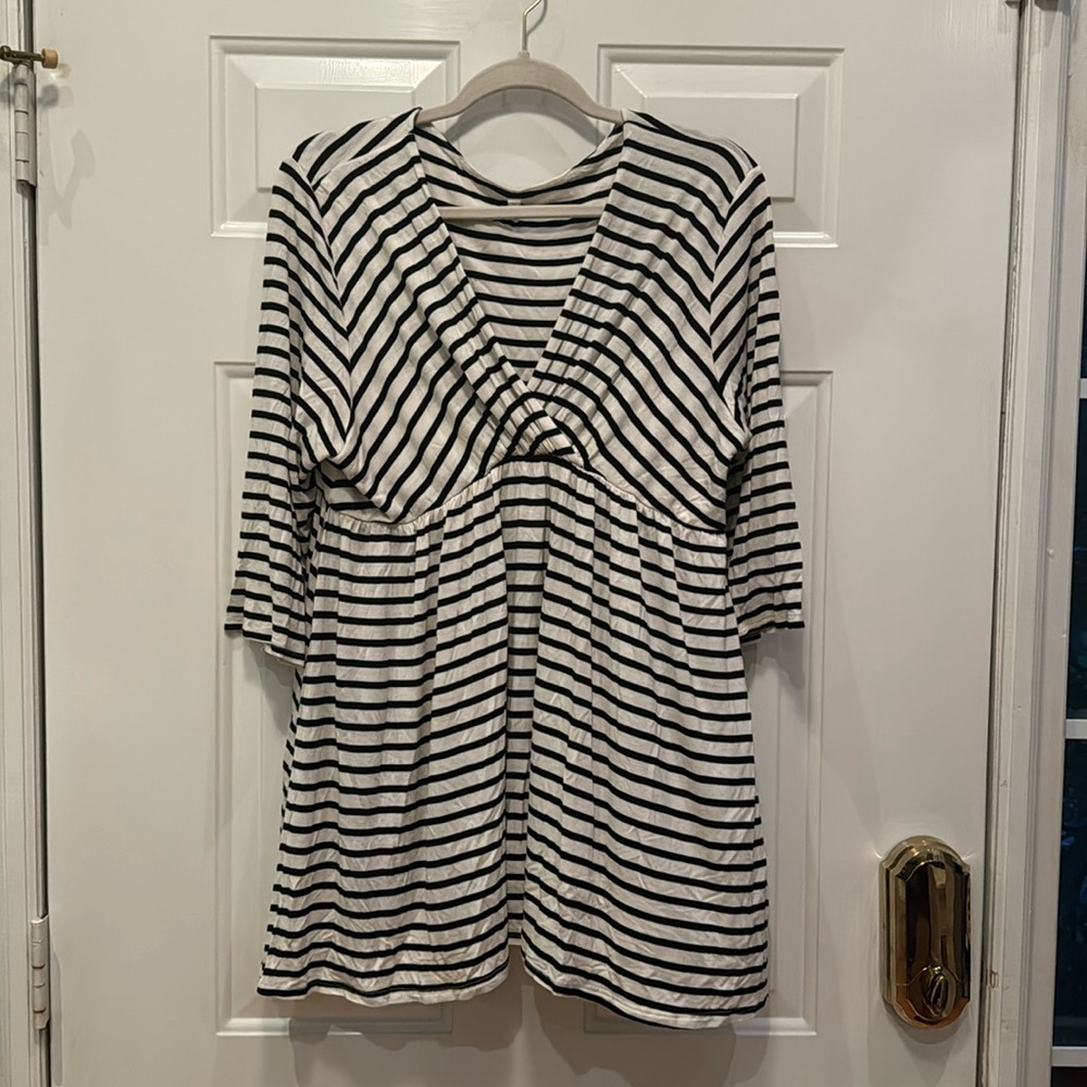 Pink blush maternity top black-and-white top never worn